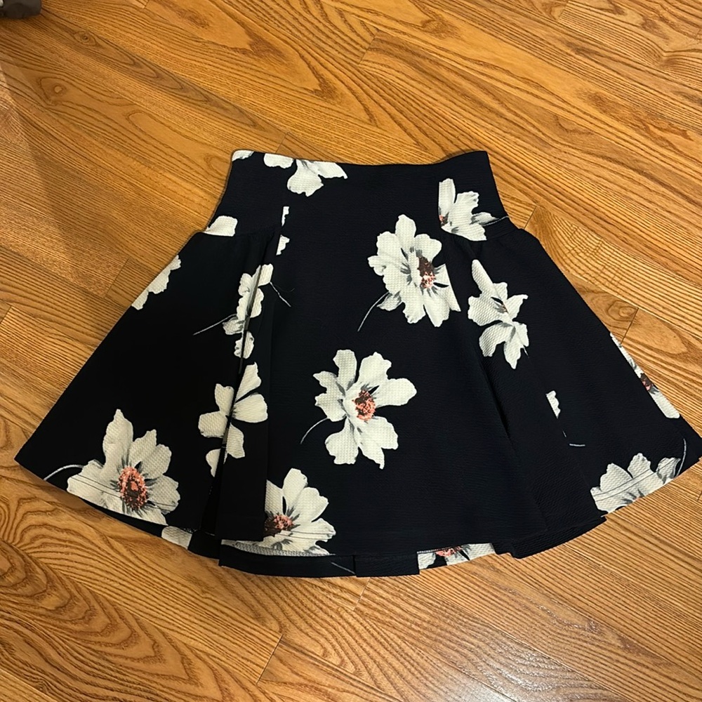 Navy blue skirt with flowers XS/155cm